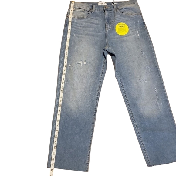 Black Daisy Hi-rise Straight Crop - Picture 7 of 7